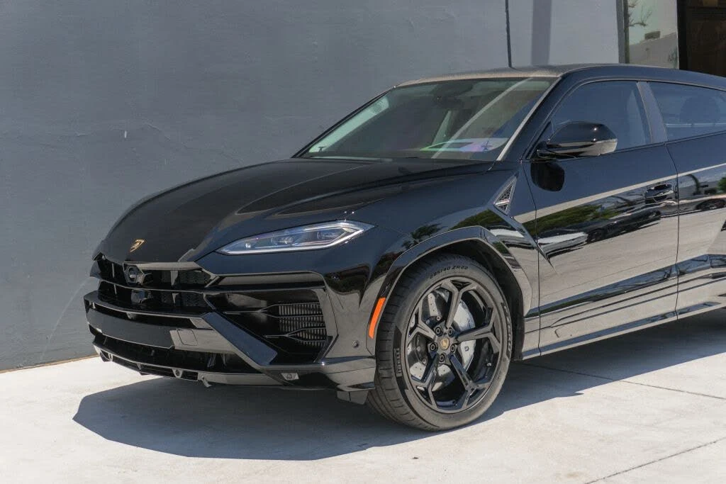 2026 Lamborghini Urus SE - Image 20 of 31