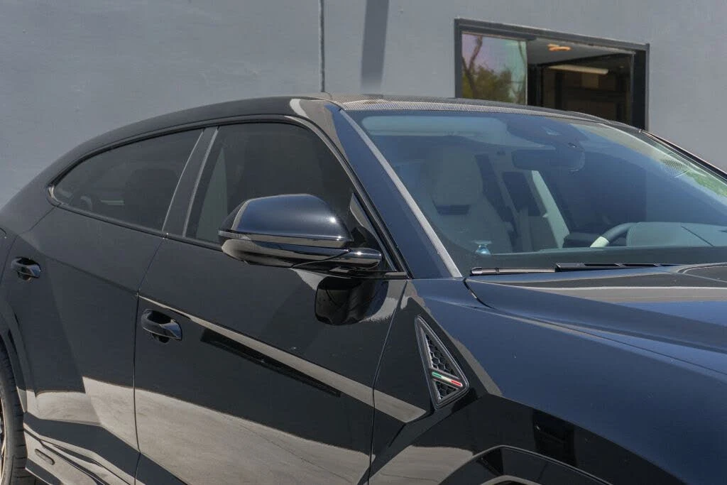 2026 Lamborghini Urus SE - Image 30 of 31