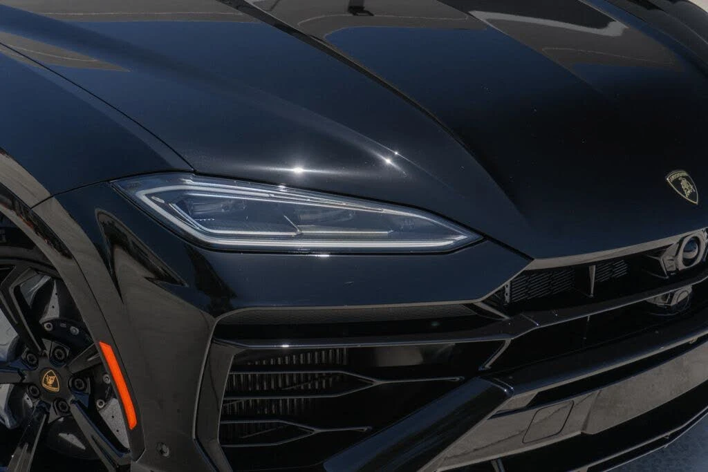 2026 Lamborghini Urus SE - Image 31 of 31