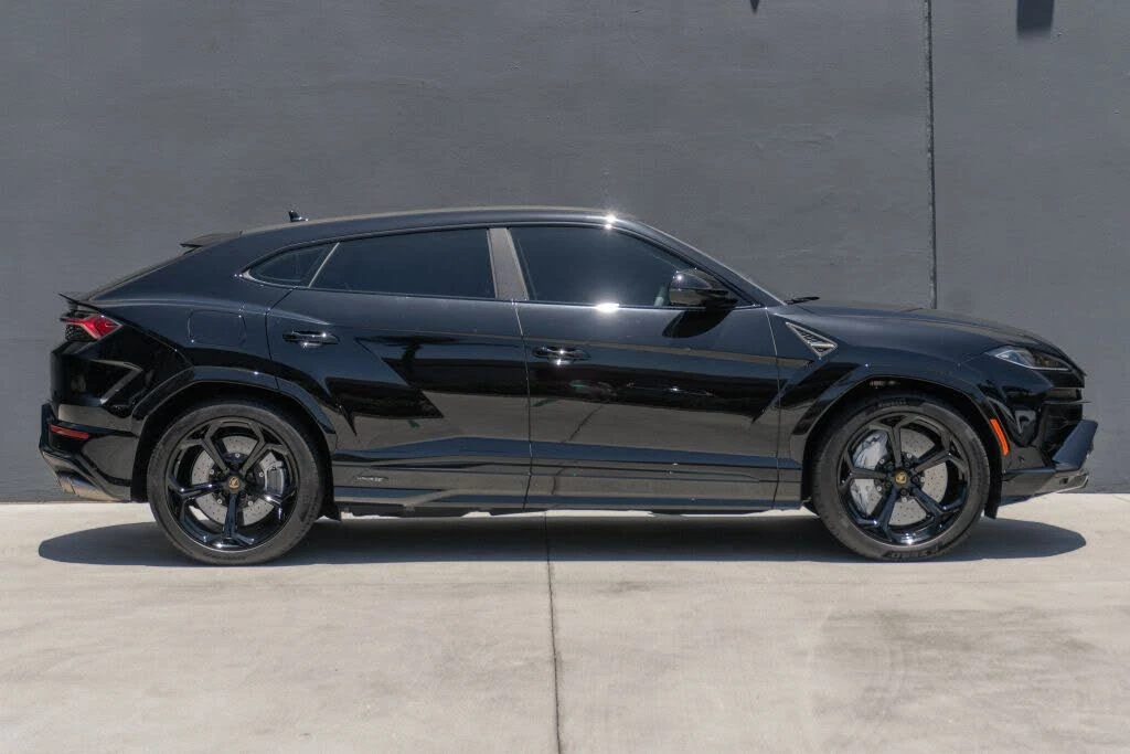 2026 Lamborghini Urus SE - Image 6 of 31