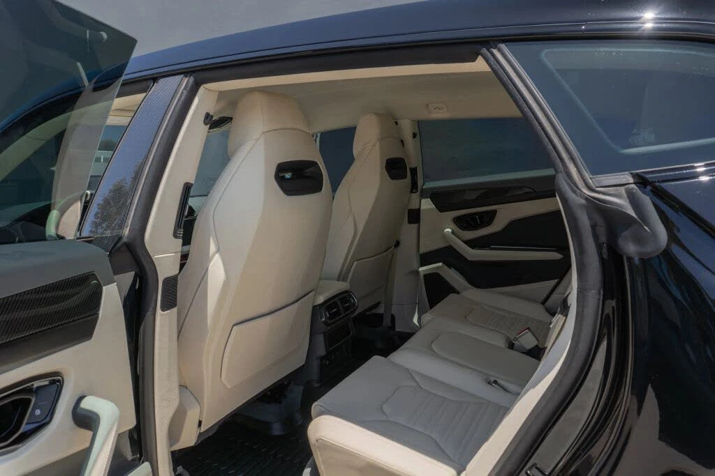 2026 Lamborghini Urus SE - Image 10 of 31