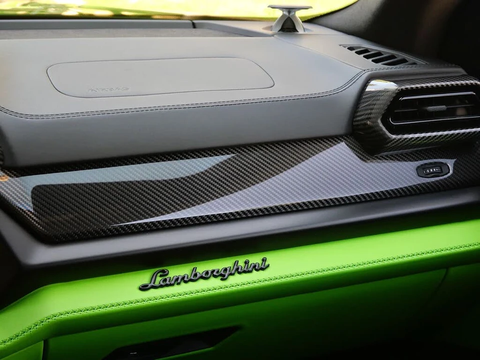 2026 Lamborghini Urus SE - Image 25 of 30