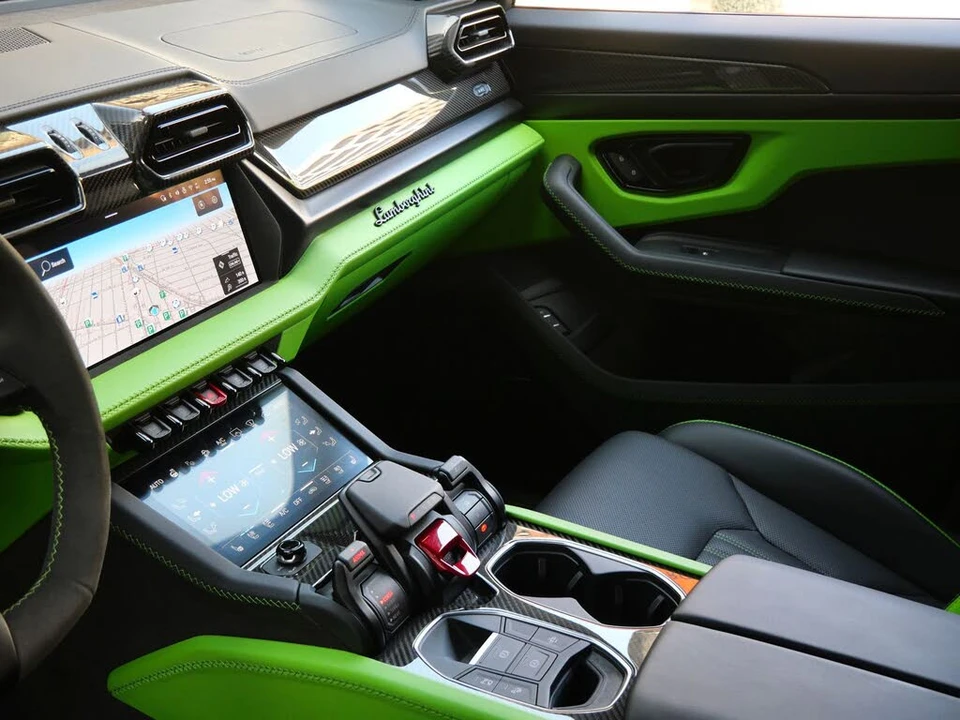 2026 Lamborghini Urus SE - Image 17 of 30