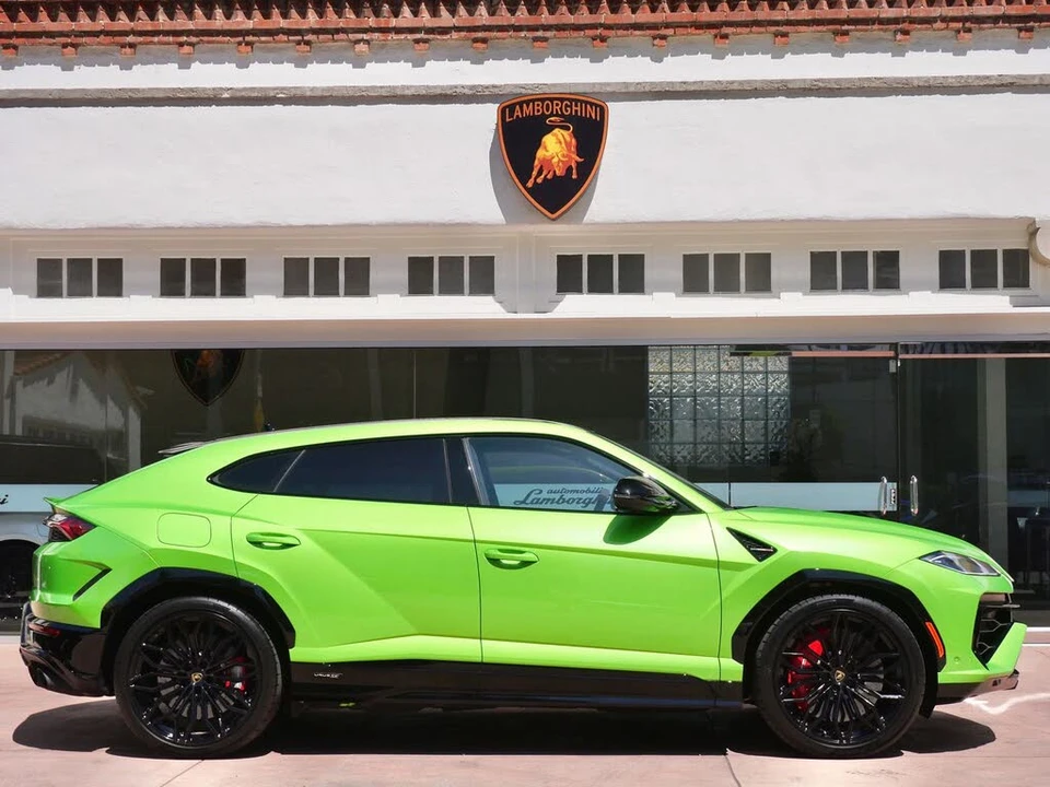 2026 Lamborghini Urus SE - Image 2 of 30