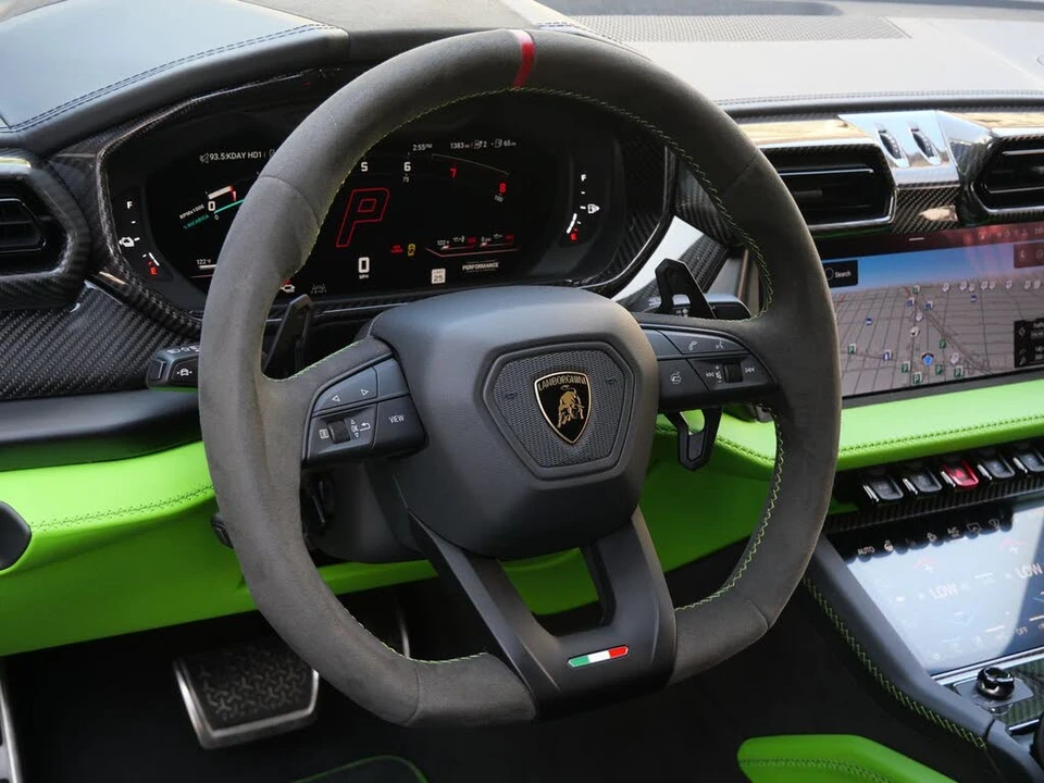 2026 Lamborghini Urus SE - Image 16 of 30
