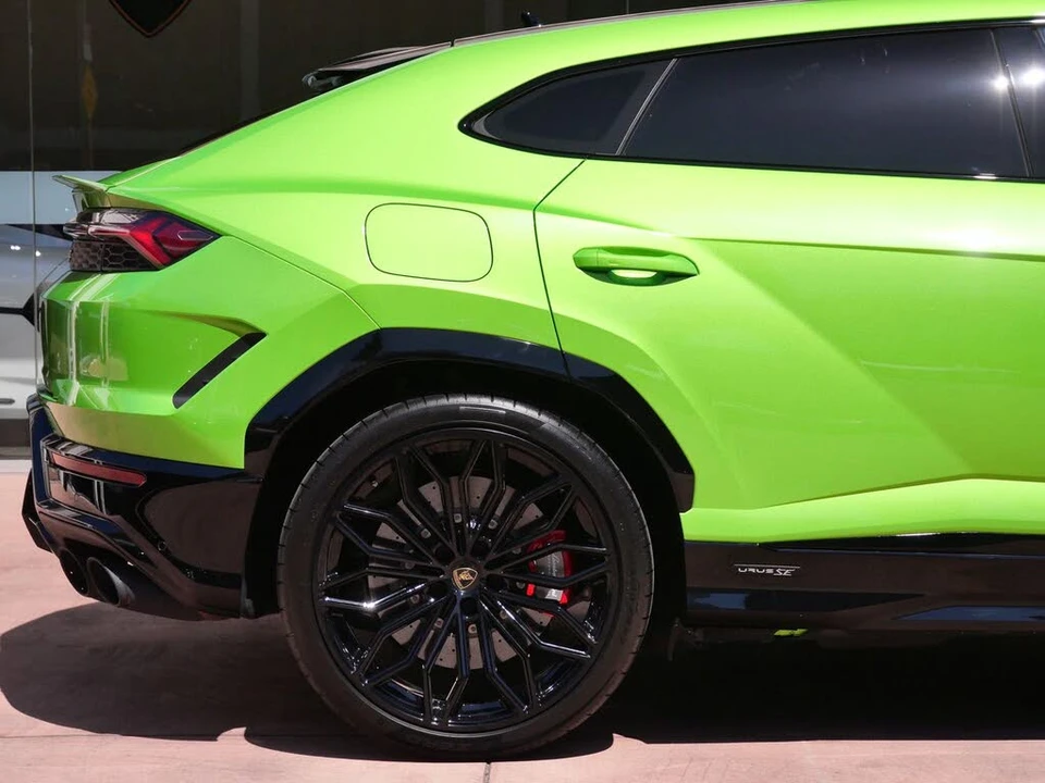 2026 Lamborghini Urus SE - Image 13 of 30
