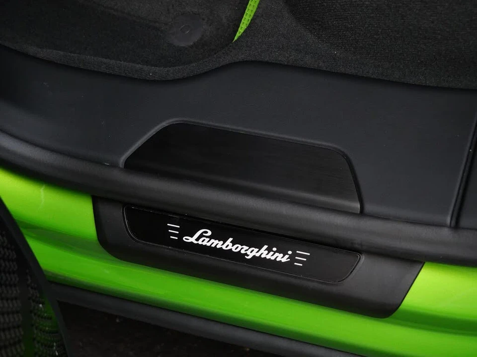 2026 Lamborghini Urus SE - Image 26 of 30