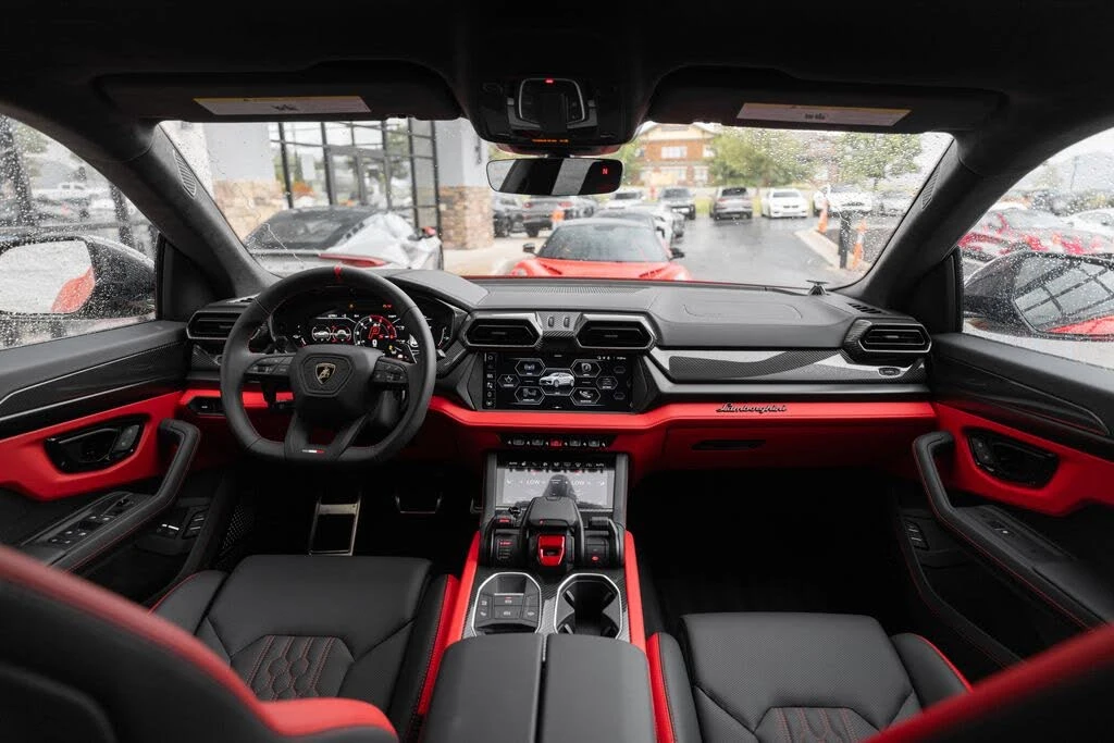 2026 Lamborghini Urus SE - Image 14 of 31