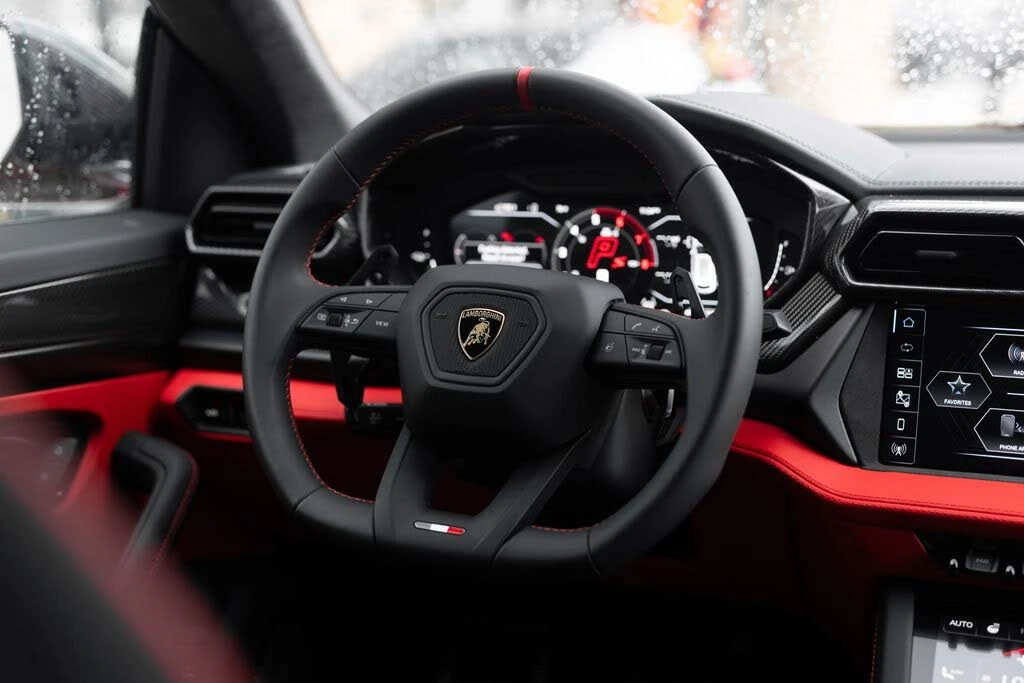 2026 Lamborghini Urus SE - Image 16 of 31