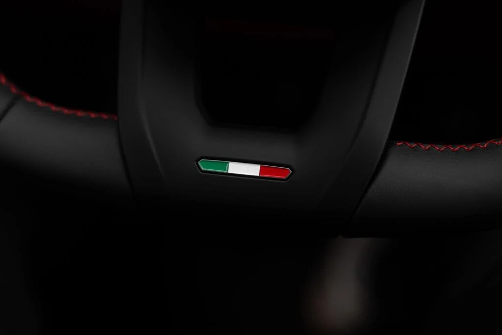 2026 Lamborghini Urus SE - Image 28 of 31