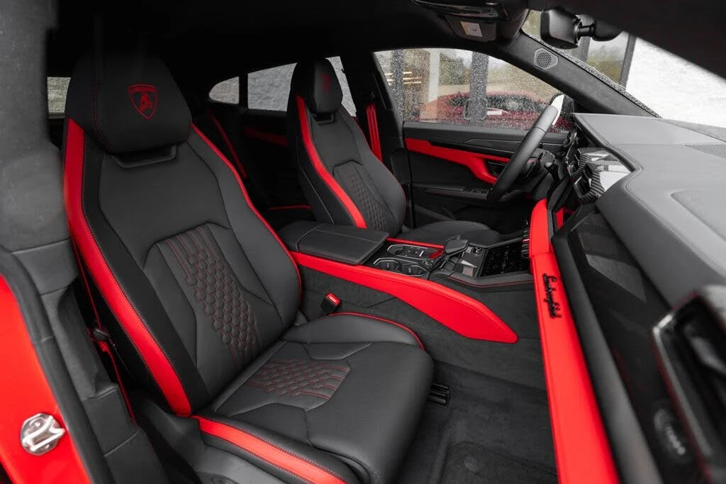 2026 Lamborghini Urus SE - Image 18 of 31