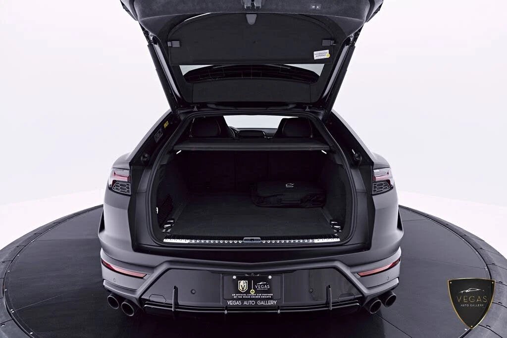 2026 Lamborghini Urus SE - Image 29 of 31
