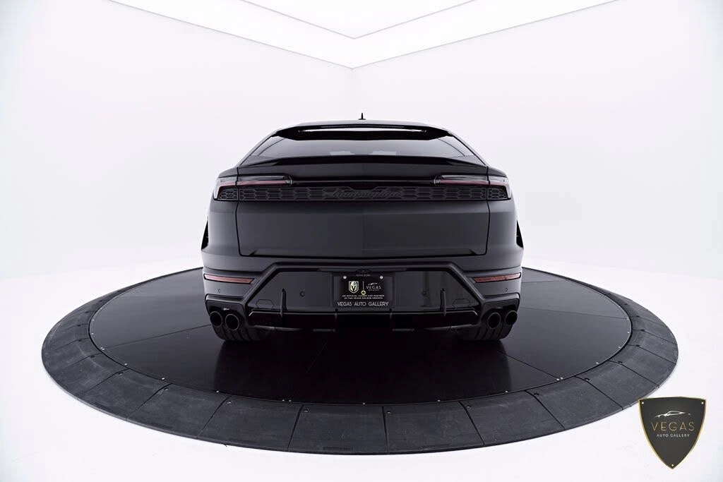 2026 Lamborghini Urus SE - Image 15 of 31