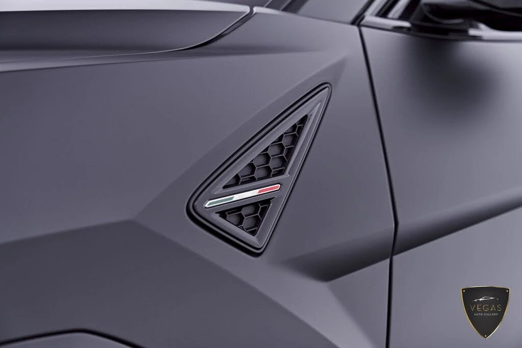 2026 Lamborghini Urus SE - Image 22 of 31