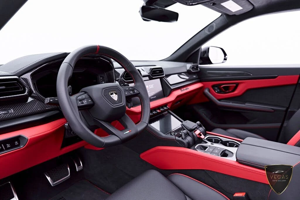 2026 Lamborghini Urus SE - Image 2 of 31