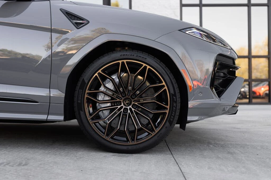 2026 Lamborghini Urus SE - Image 3 of 31