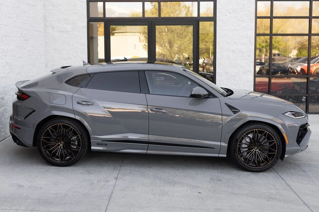 2026 Lamborghini Urus SE - Image 5 of 31