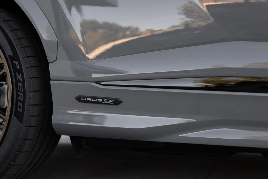 2026 Lamborghini Urus SE - Image 12 of 31