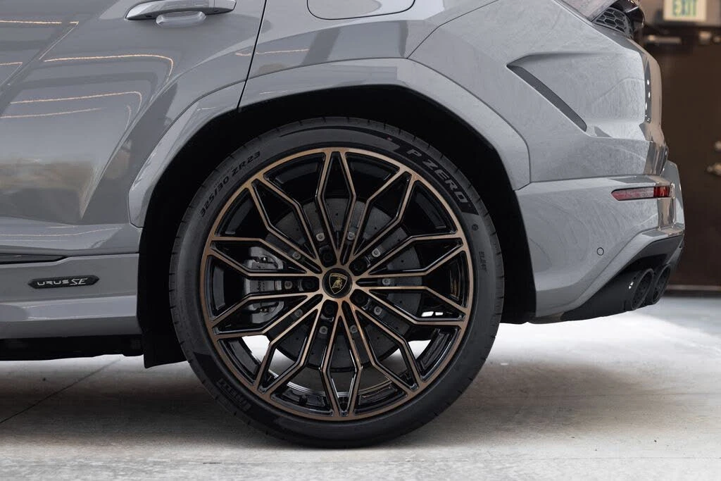 2026 Lamborghini Urus SE - Image 7 of 31