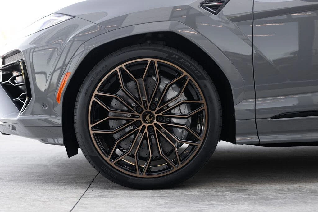 2026 Lamborghini Urus SE - Image 6 of 31
