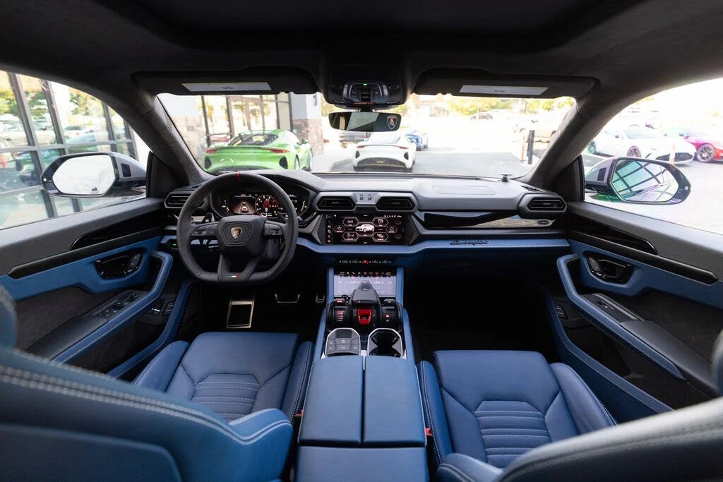 2026 Lamborghini Urus SE - Image 20 of 31