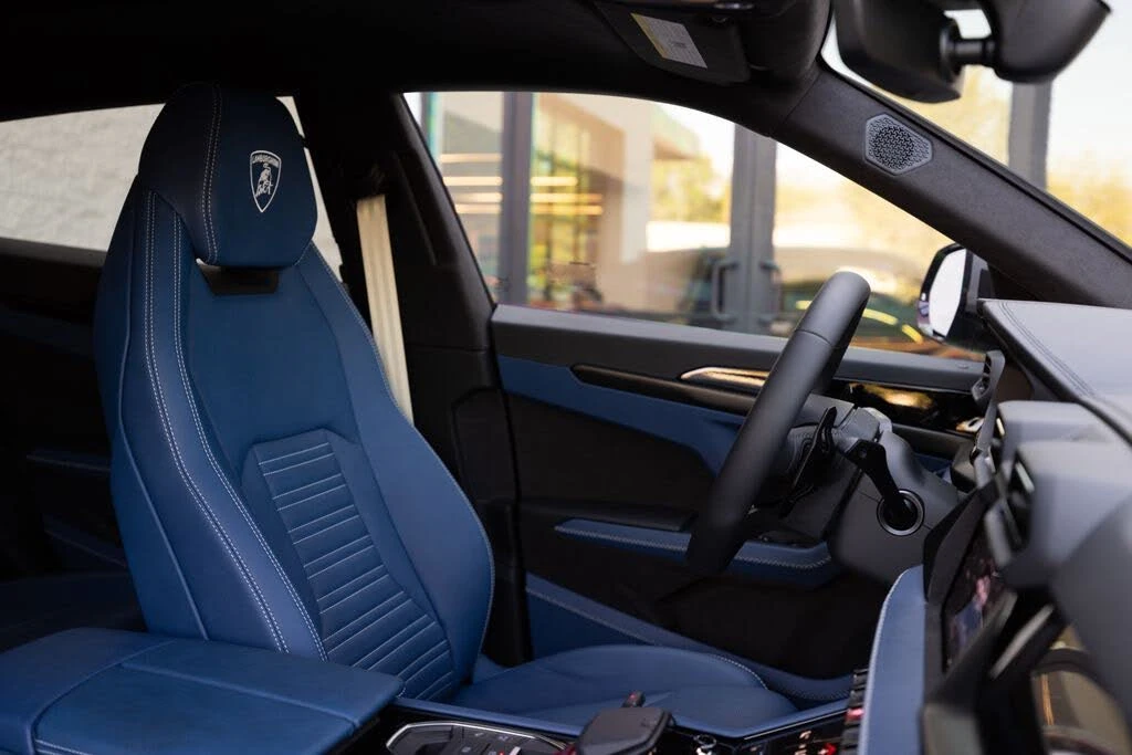 2026 Lamborghini Urus SE - Image 19 of 31