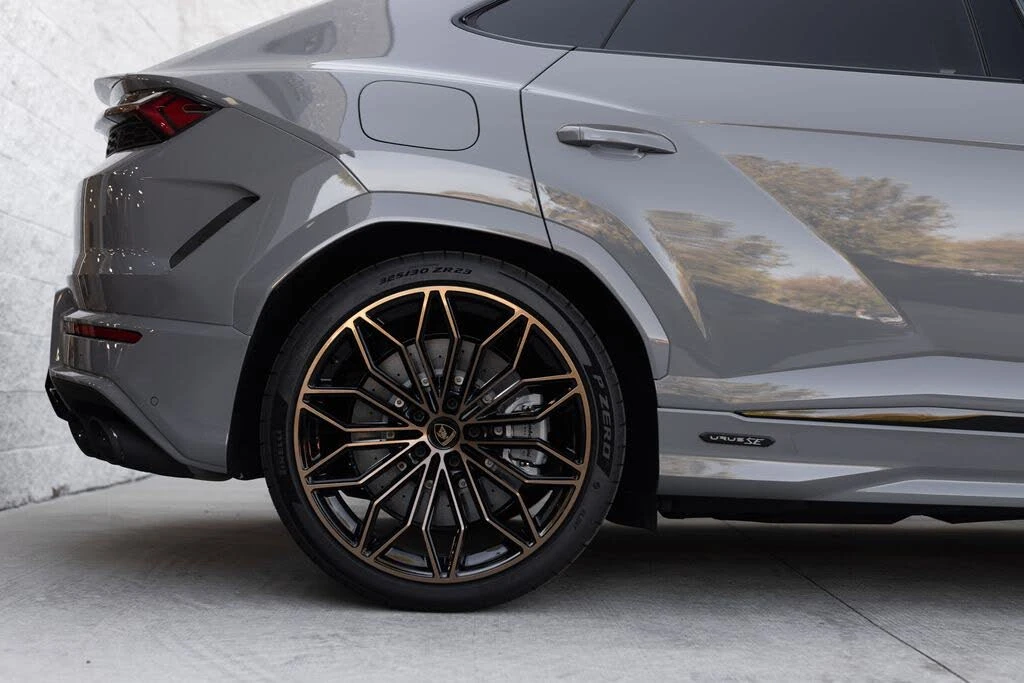 2026 Lamborghini Urus SE - Image 4 of 31