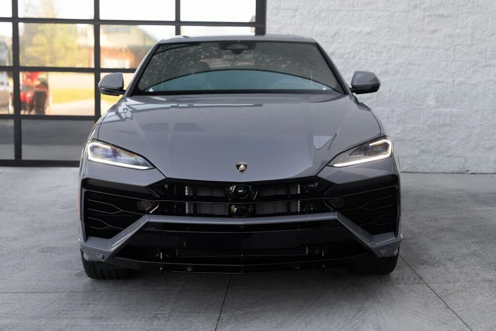2026 Lamborghini Urus SE - Image 9 of 31