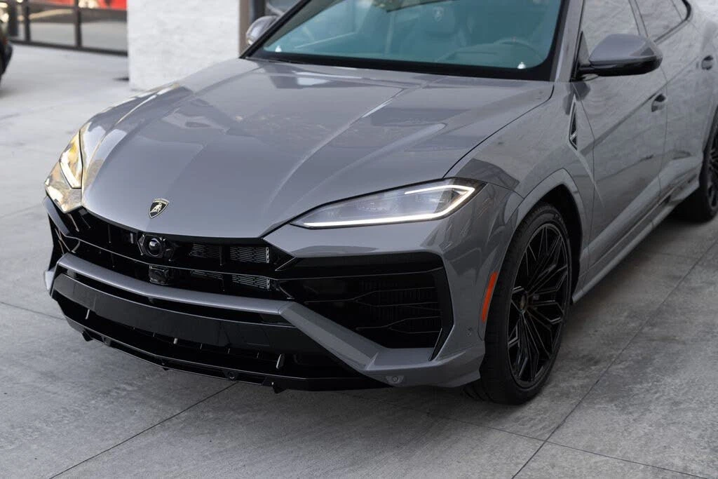 2026 Lamborghini Urus SE - Image 10 of 31