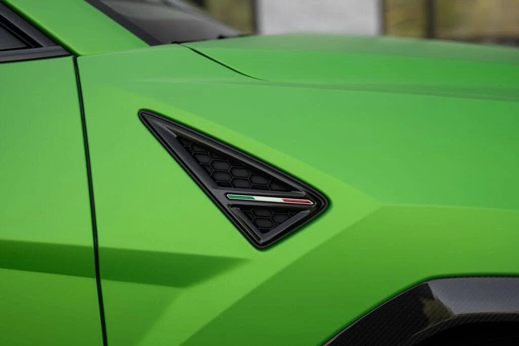 2026 Lamborghini Urus SE - Image 16 of 31
