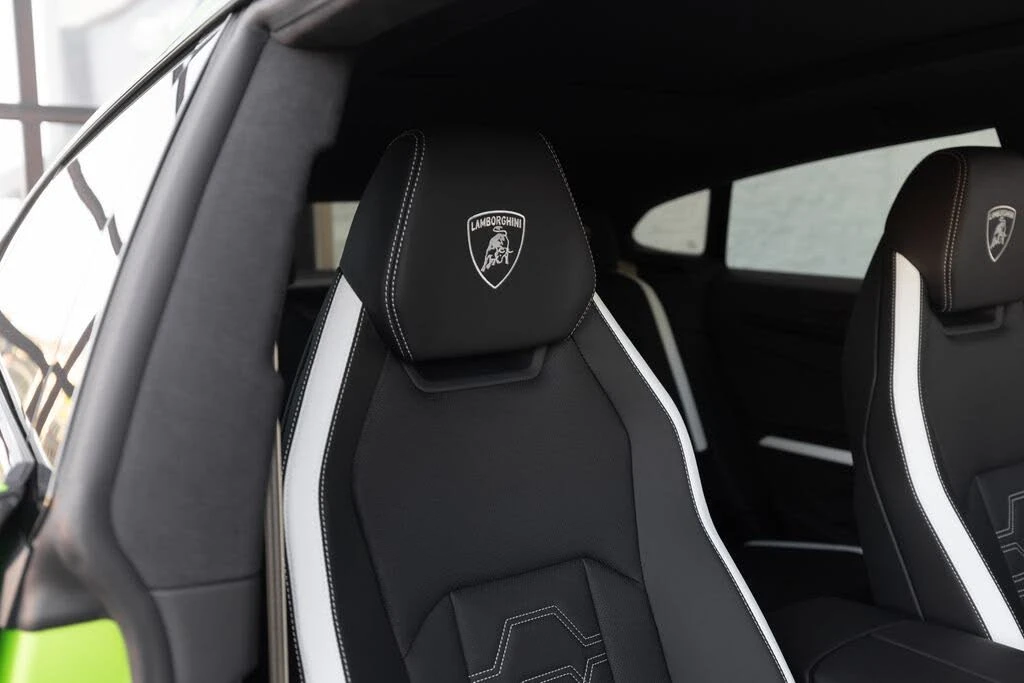 2026 Lamborghini Urus SE - Image 30 of 31
