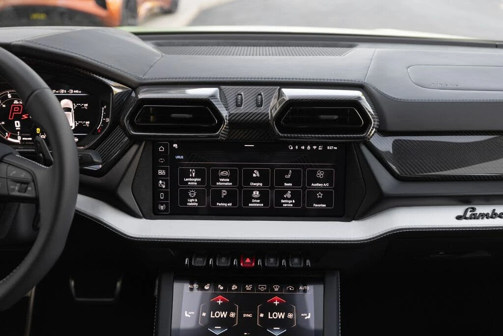 2026 Lamborghini Urus SE - Image 26 of 31
