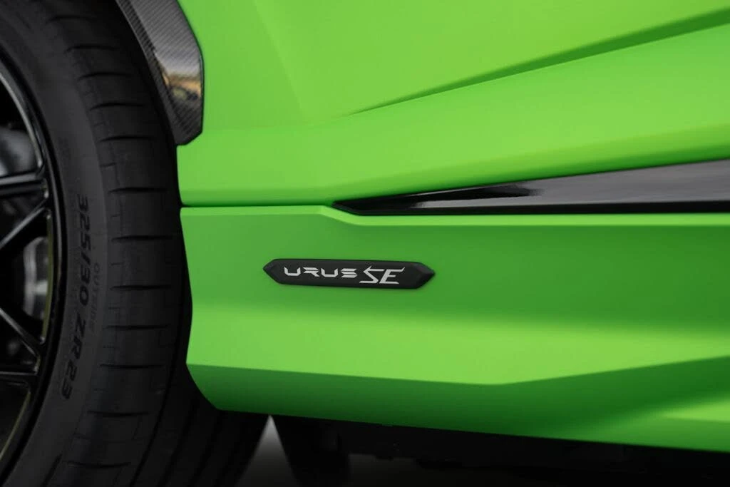 2026 Lamborghini Urus SE - Image 18 of 31