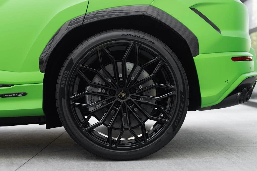 2026 Lamborghini Urus SE - Image 12 of 31