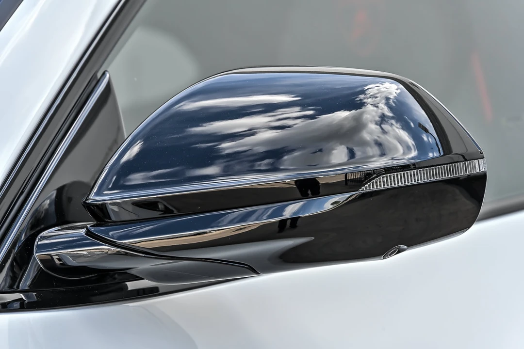 2026 Lamborghini Urus SE - Image 9 of 31