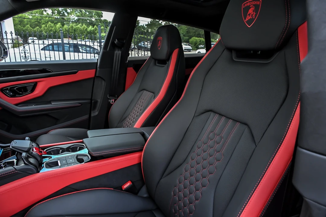 2026 Lamborghini Urus SE - Image 21 of 31