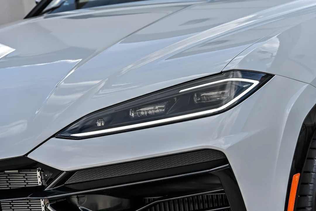 2026 Lamborghini Urus SE - Image 7 of 31