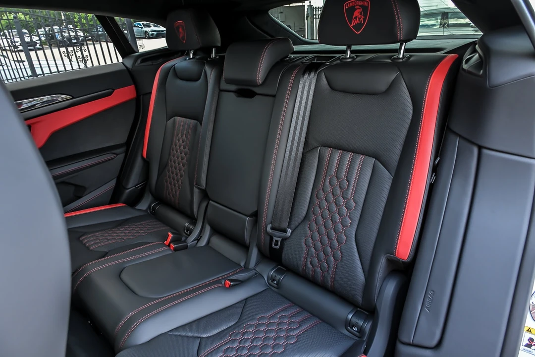 2026 Lamborghini Urus SE - Image 23 of 31