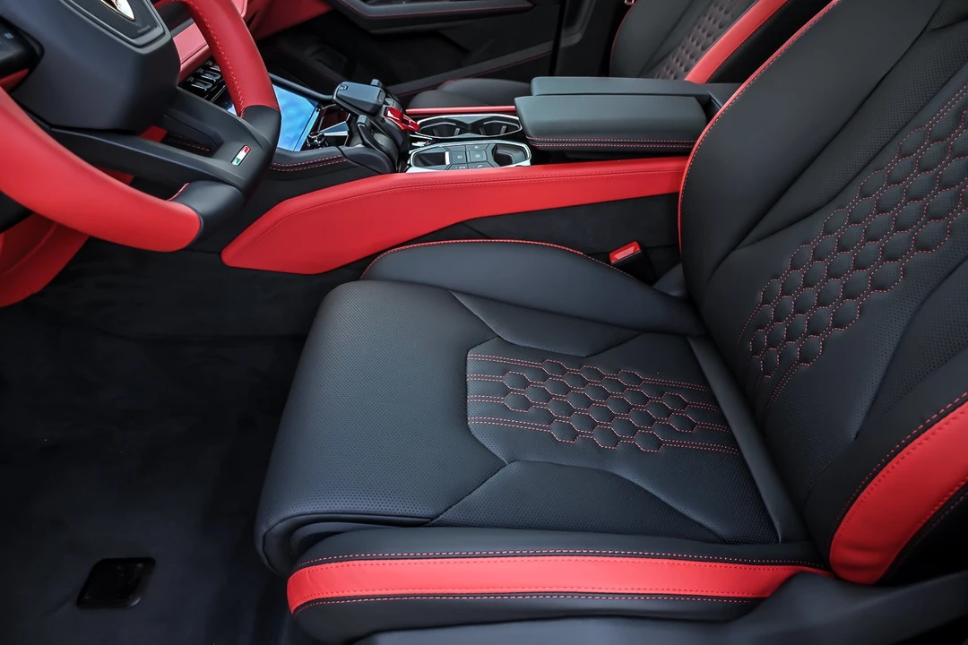 2026 Lamborghini Urus SE - Image 20 of 31