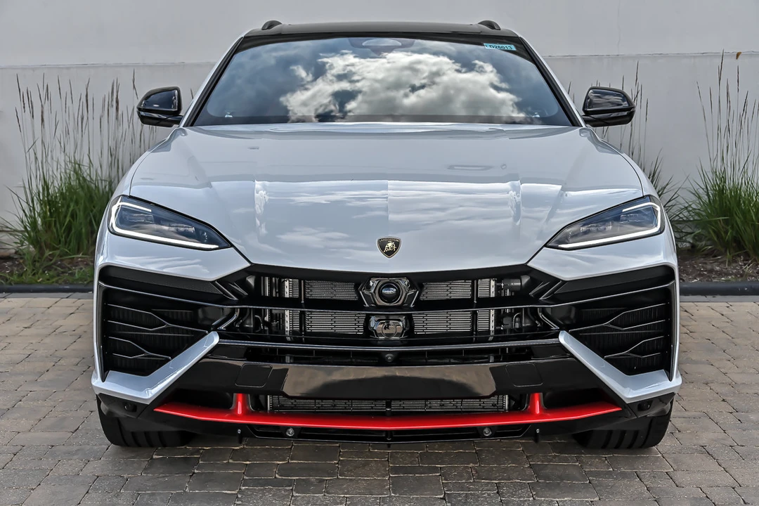 2026 Lamborghini Urus SE - Image 4 of 31