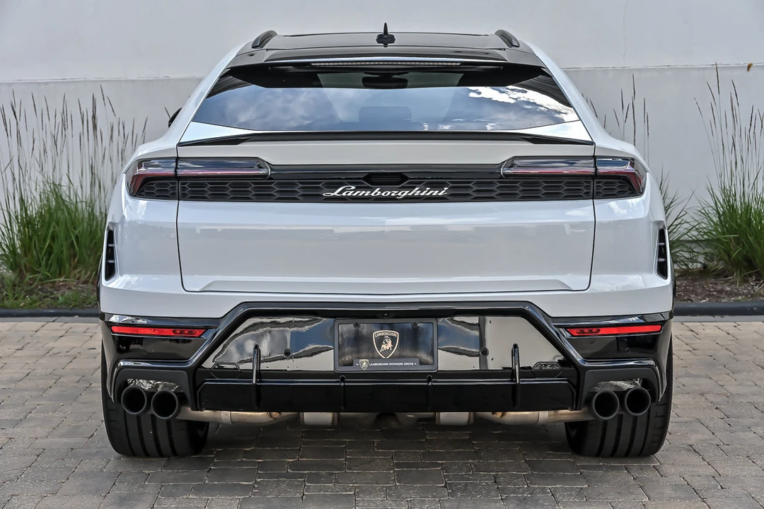 2026 Lamborghini Urus SE - Image 12 of 31