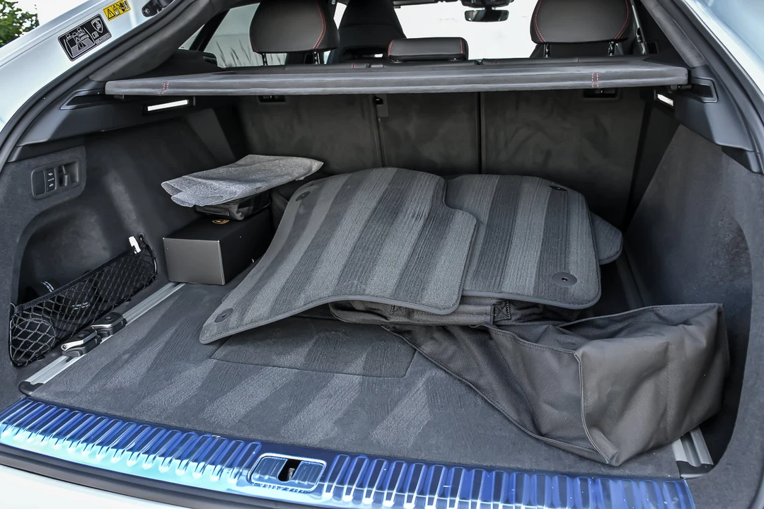 2026 Lamborghini Urus SE - Image 14 of 31