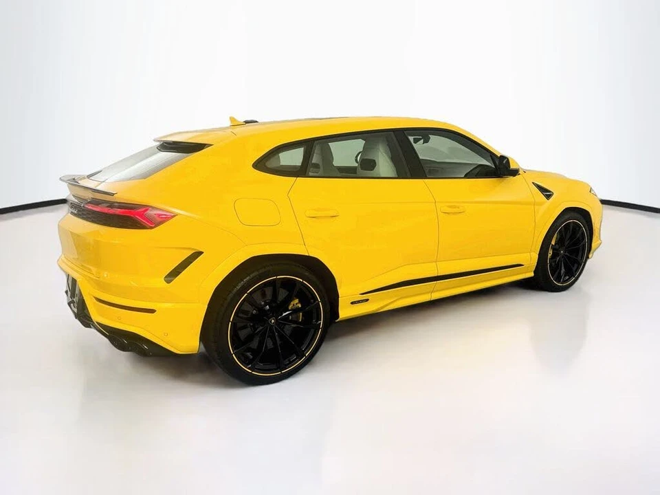 2026 Lamborghini Urus SE - Image 5 of 31