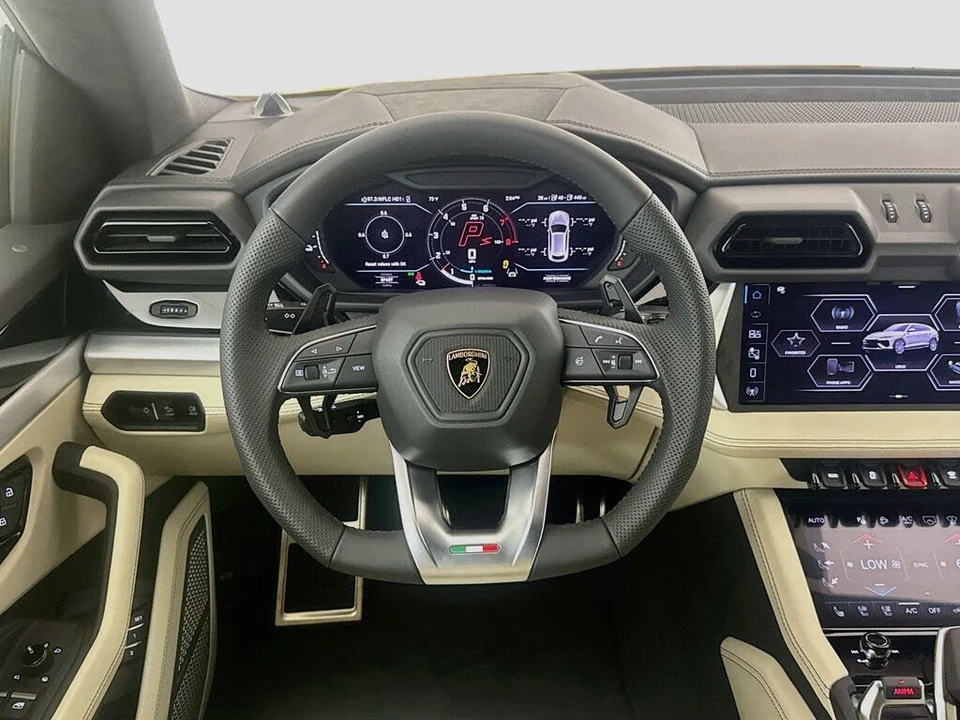2026 Lamborghini Urus SE - Image 25 of 31