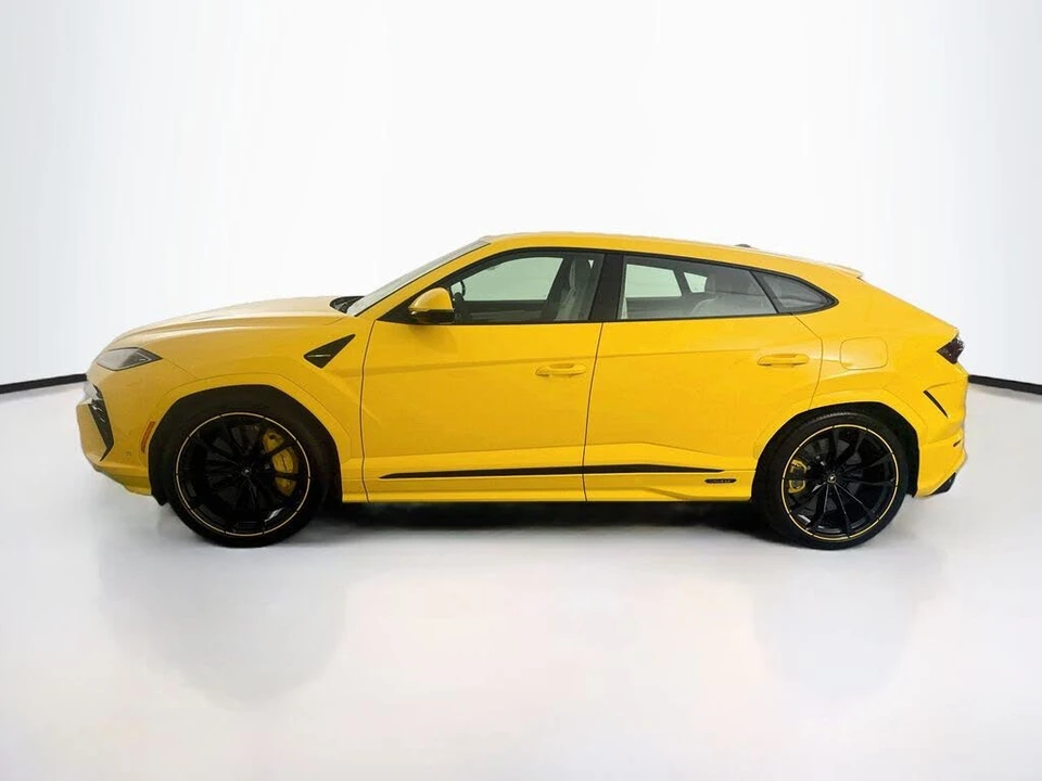 2026 Lamborghini Urus SE - Image 8 of 31