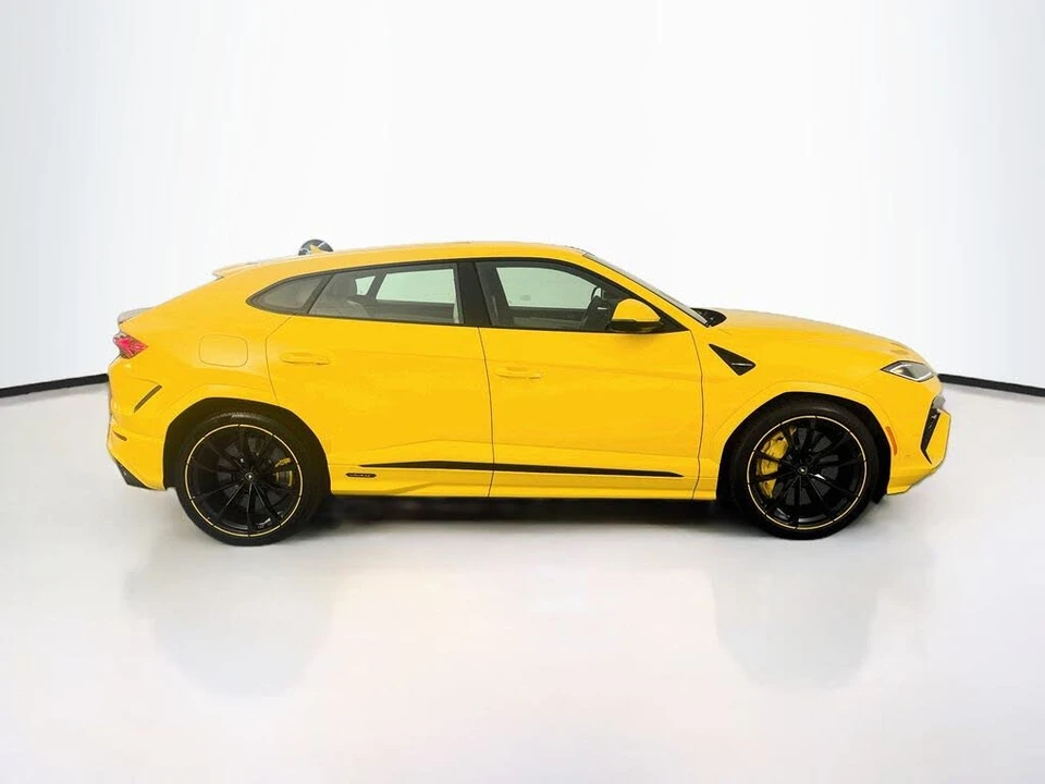 2026 Lamborghini Urus SE - Image 4 of 31