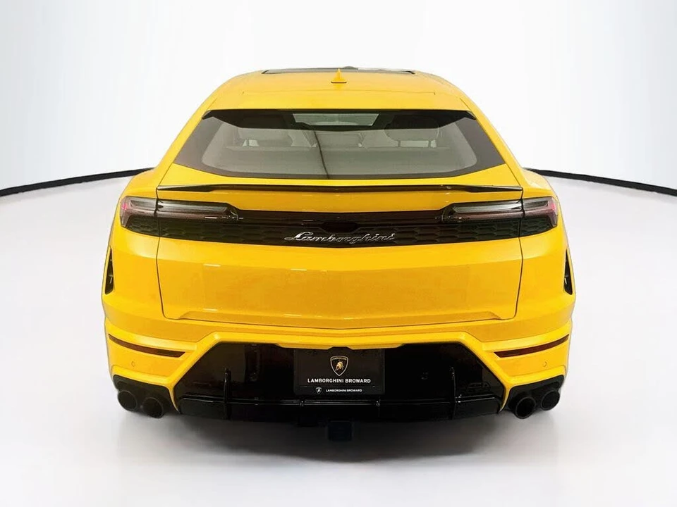 2026 Lamborghini Urus SE - Image 6 of 31
