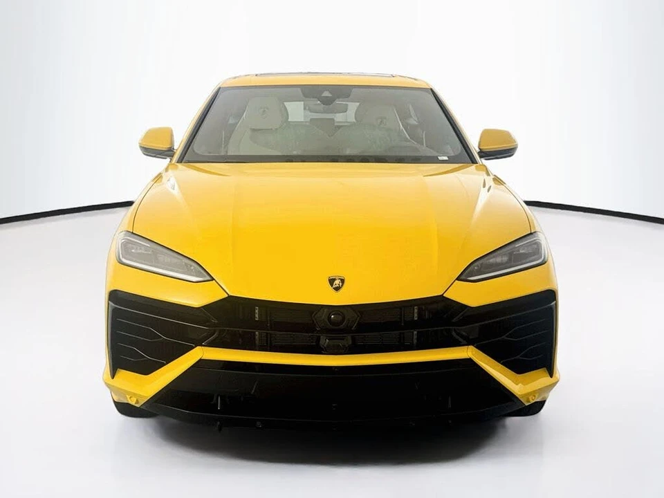 2026 Lamborghini Urus SE - Image 2 of 31