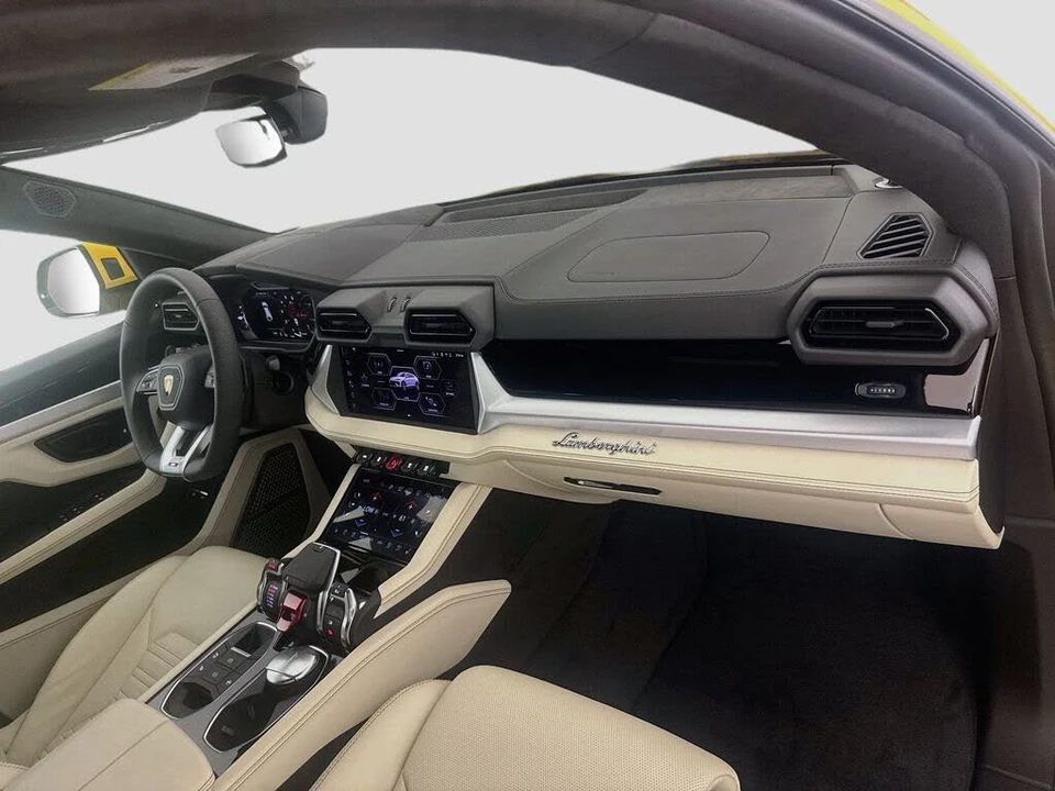2026 Lamborghini Urus SE - Image 31 of 31
