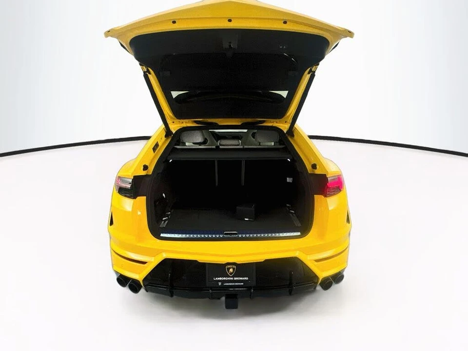 2026 Lamborghini Urus SE - Image 27 of 31